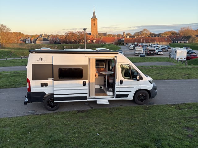 AmorA Campervan 6.0 meters for 2 persons with length beds