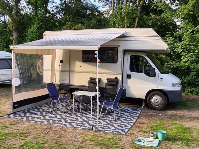 Nice family camper, with bunk bed, Fiat Ducato 230 alcove from 1999