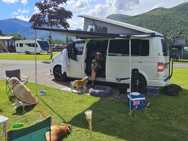 Lizzy the camperess  – 4 berth Volkswagen campervan from 2012