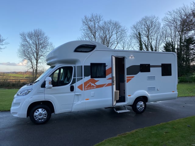 2020 Swift Edge , 6 berth, drive on car licence , fully equipped.