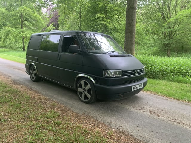 Moonraker – Aangepaste VW T4 Glamping, thetford toilet GRATIS VERZEKERING