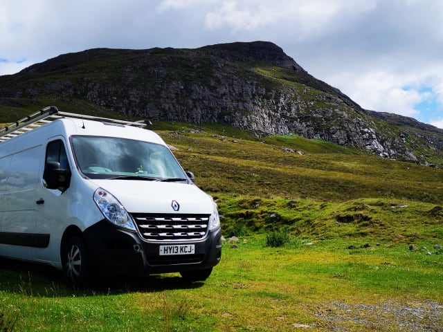 Hybbie – Hybbie the Off-Grid Stealth Van