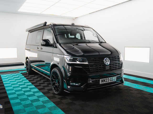 WEEKENDER TWO – 4-persoons Volkswagen camper uit 2023