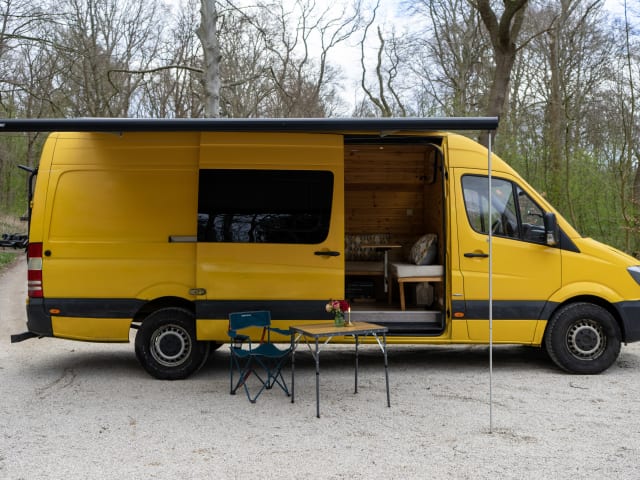 Vanessa  – Mercedes sprinter, automaat, euro 6, off grid