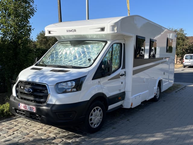 4p Ford semi-integrated from 2024