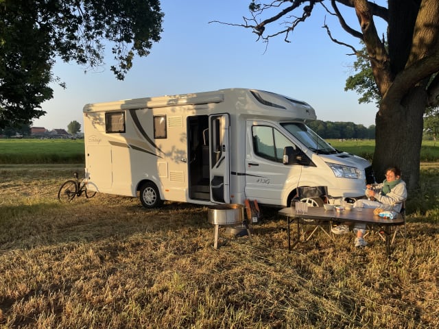 Louis – NEU! McLouis Sovereign 473 auf Ford 170 PS