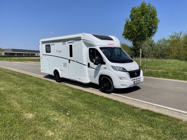 RoadCamper – 4p Dethleffs semi-integrated uit 2024