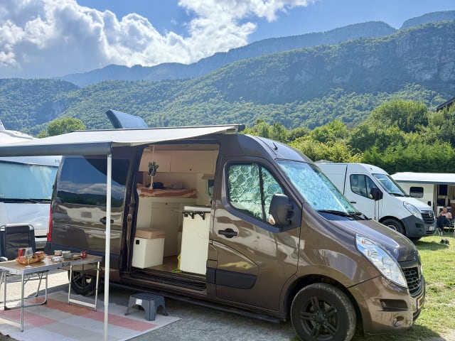 ColumBus  – Renault Master Off-Grid-Campervan für 2 Personen | Stilvoll 