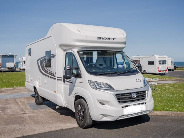 Diamond Luxury motorhome  – 6-persoons Fiat-bus uit 2021