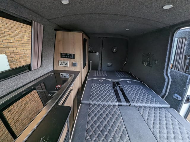 Trev – VW Campervan - fino a 5 posti letto