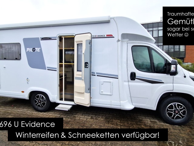 der U – (T) Plattegrond met zitgroep achterin: Pilote P696 U Evidence