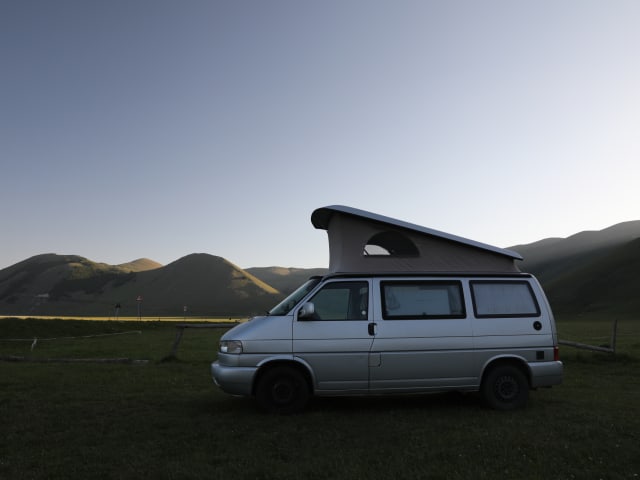 4p Volkswagen T4 camper