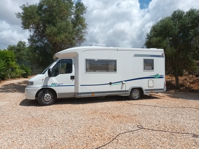 Sara  – Chausson semi-intégré de 2001