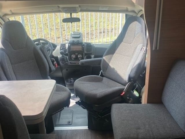 2 of 4p camper met queensbed, km vrij