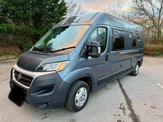 4 berth Weinsberg carabus campervan 