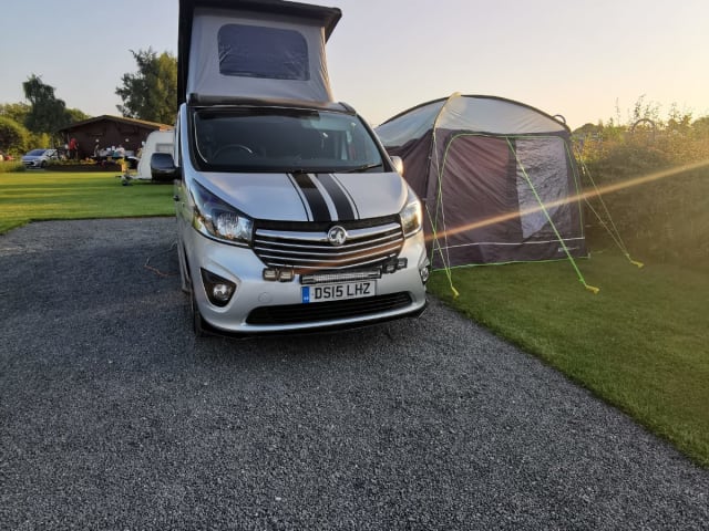 BIG BAD – Opel vivaro Campervan, professioneller Umbau.