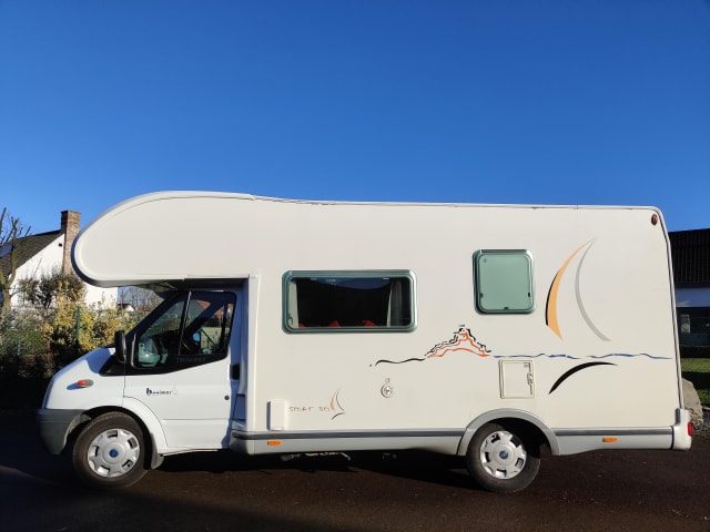 ARRET DE PORTE BLANC CHALLENGER CHAUSSON ET POUR MOBIL-HOMES