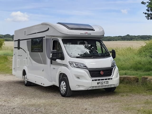 Nouveau camping-car de luxe Roller Team Autoroller 707