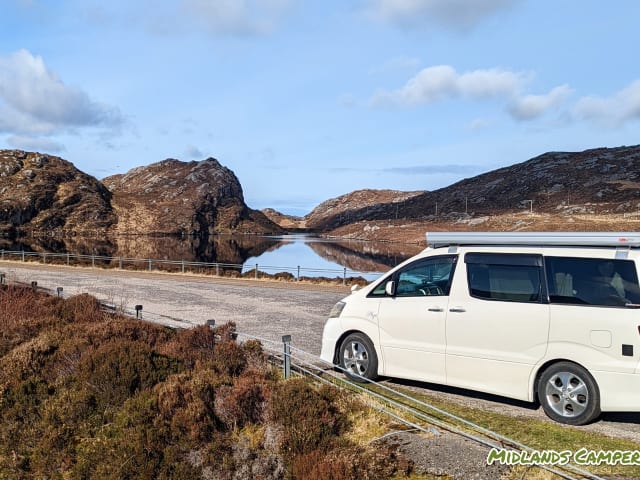 Skye – Toyota-Wohnmobil mit 4 Schlafplätzen aus dem Jahr 2005