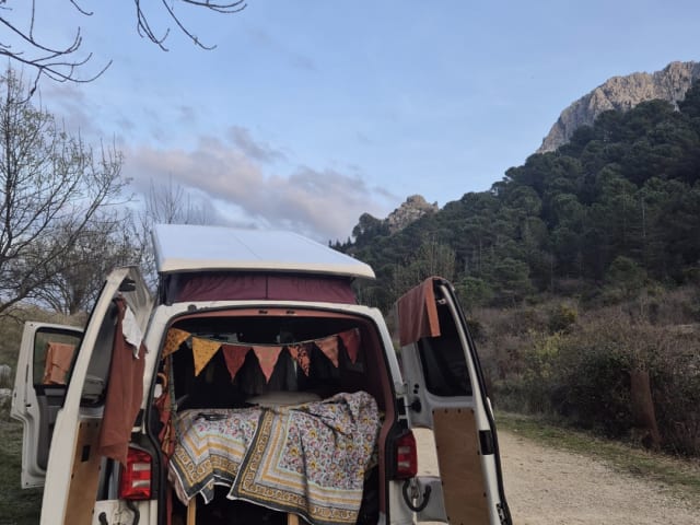 Herbie – Volkswagen Campervan mit 3 Schlafplätzen, Baujahr 2017