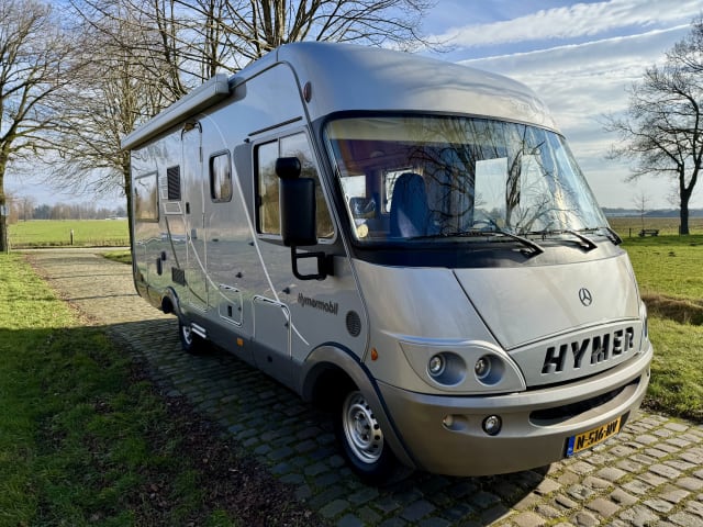 Rifora – Mercedes Hymer BM655 integrated 5p
