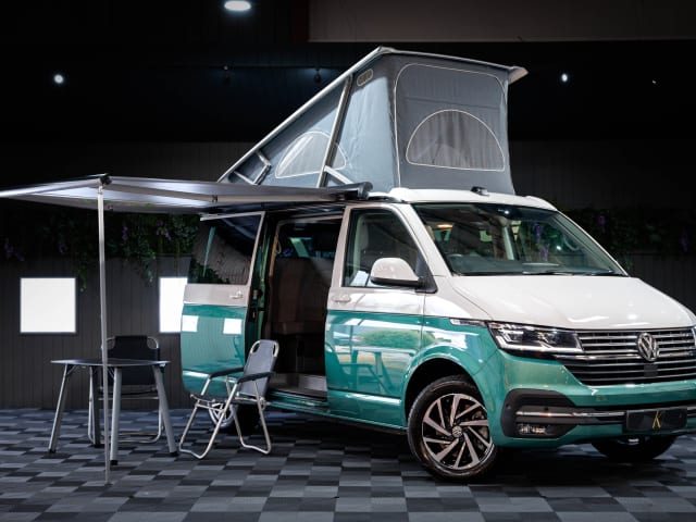 Transporter VW – Volkswagen California Ocean SWB 150 PS DSG Automatik-Campervan mit 4 Schlafplätzen, Baujahr 2023