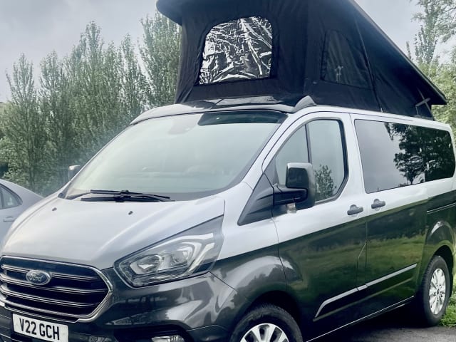 stravaig – Ford transit custom Campervan 4 berth