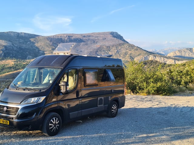 Black Rhino – Kompakter (5m41) Hobby K55, Fiat Ducato mit Automatikgetriebe und 150 PS, mit allem Luxus