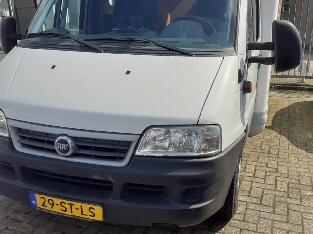 2p Fiat semi-integrated uit 2004