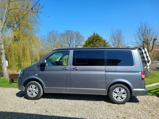 The Incredible Chris – 6 seater VW Campervan, Fully converted, 60,000 milage