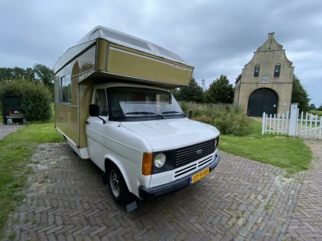 autohome – 4p Ford Alkoof uit 1979