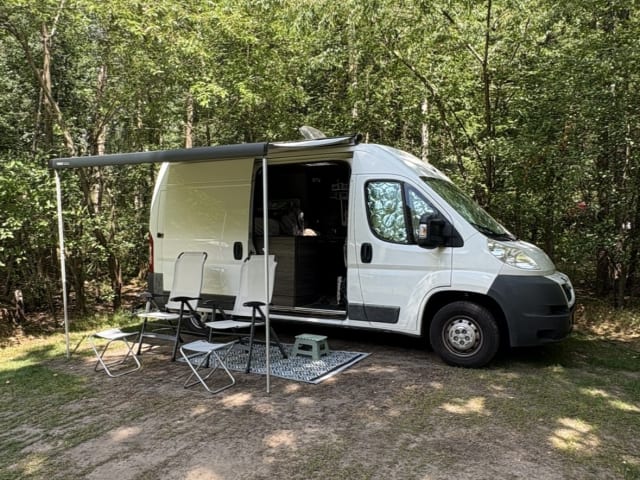Rocky  – 2p Peugeot bus uit 2012