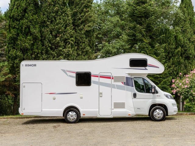 Mobil-home alcôve 6 personnes BJ 2022