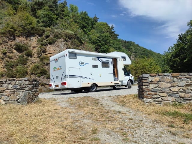 Beau camping-car familial confortable! Alcôve Sunlight, 5 personnes (2010)