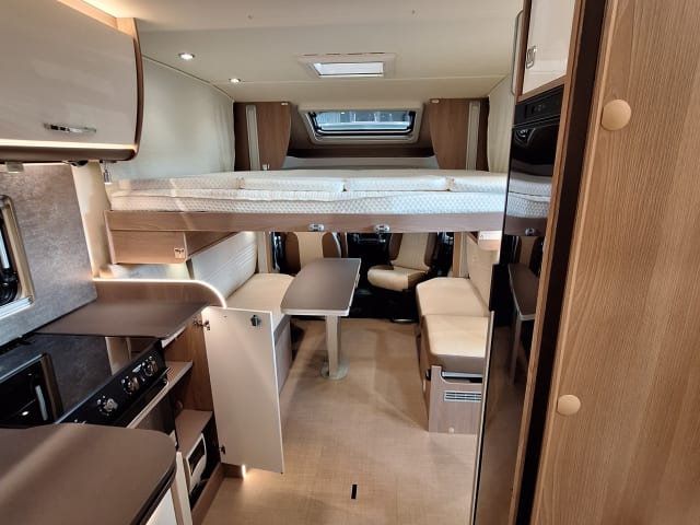 4p Bürstner semi-integrated uit 2025