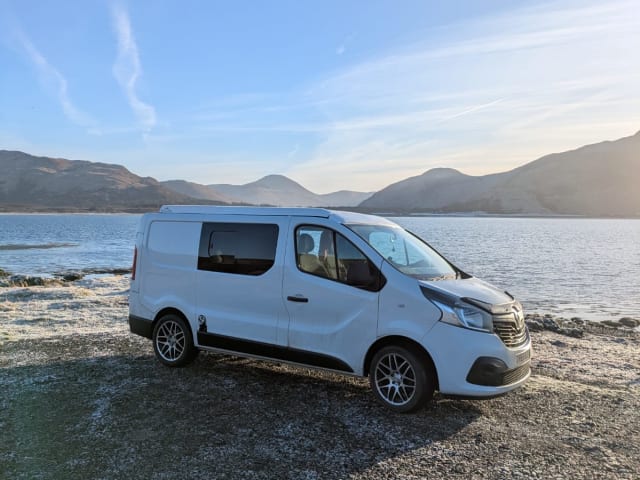 JEANY – 2 berth Renault campervan from 2015