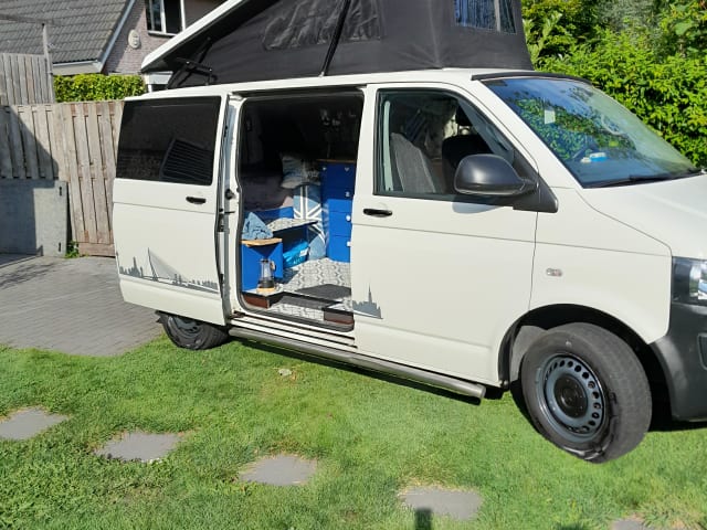 Ons bussie – 2p Volkswagen campervan uit 2013