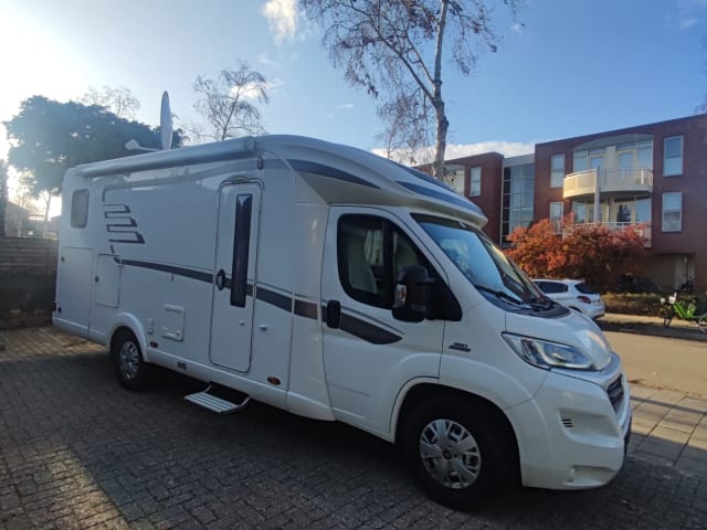 2p Hymer cl 588 semi-intégré de 2014