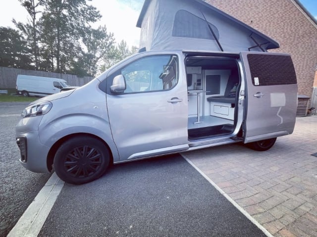 4 berth Vauxhall vivaro campervan from 2020