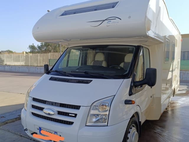 Efi – Camper mansardato 
