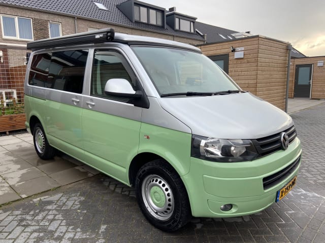 “Pomme” – 4p Volkswagen bus uit 2016