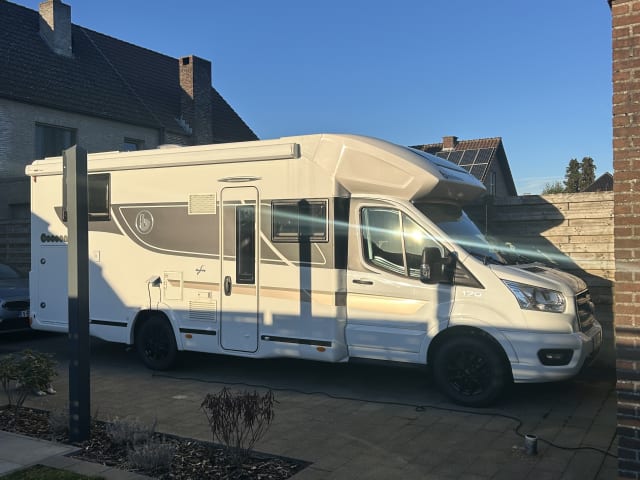 4p Benimar semi-integrated uit 2023