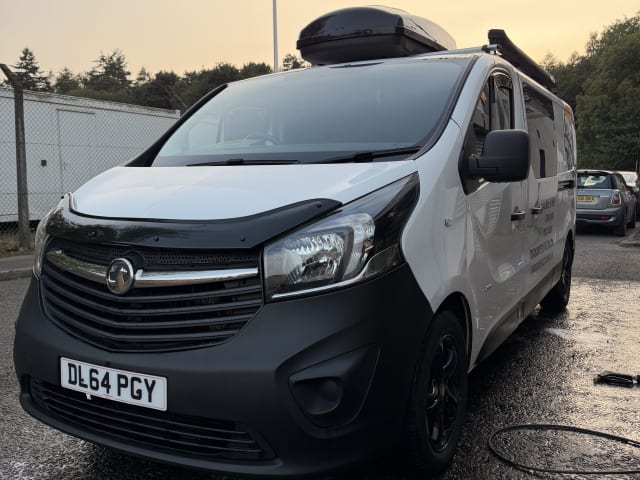 THE WEE HOOSE – Das kleine Haus – Vauxhall Vivaro LWB Wohnmobil – 4 Schlafplätze