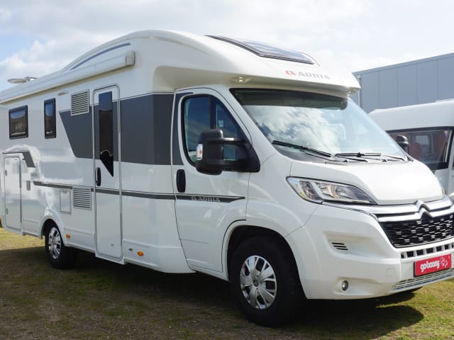 4-Personen-Wohnmobil Adria Matrix 