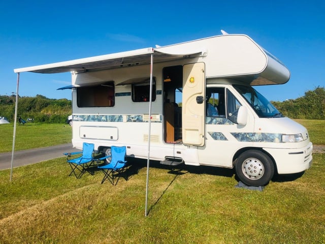 Nevis – Tolles Familien-Wohnmobil mit 5 Schlafplätzen von Fiat