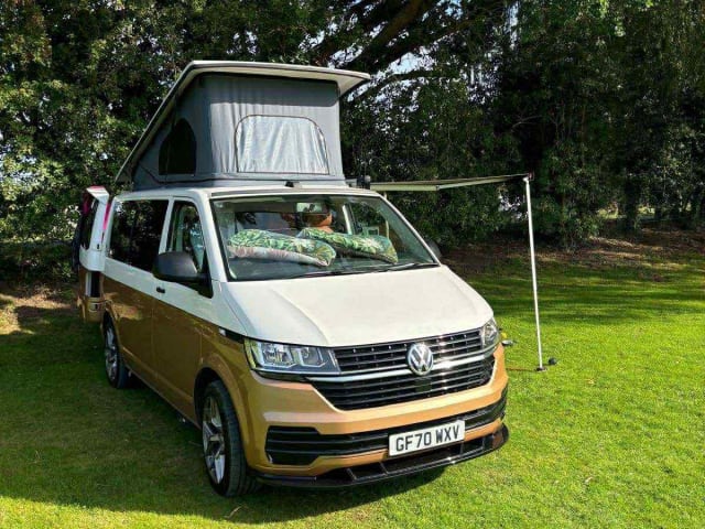    Hit the Road in Style – VW Transporter for Hire