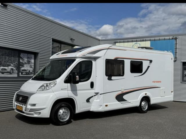 6p Weinsberg semi-integrato dal 2013