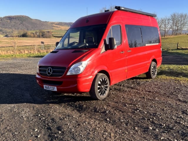 Vinnie – Fully Off-Grid Mercedes High Top (MWB) with heating, shower & toilet