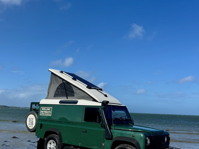 The Defender – Pop Top Off-Grid Land Rover Defender Camper 