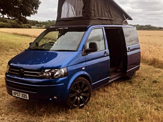 Bluey – 4 berth Volkswagen bus from 2007